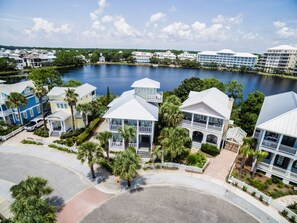 Enjoy the Lake to the north and the Ocean to the south.  Heaven!