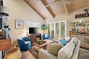 Open-concept living/dining room