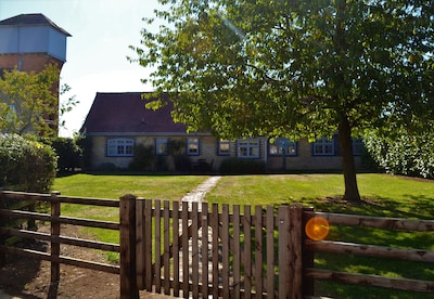 Idyllic cottage on private parkland near Oxford