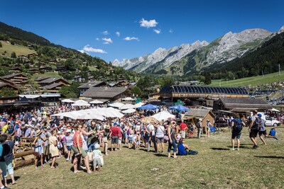 350m from the ski lifts, parking, in the village of La Clusaz