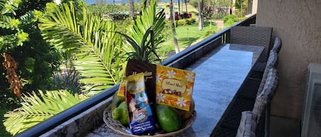 Beautiful, convenient, Lanai table looking out to the ocean. 