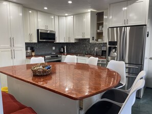 Kitchen/dining seats 9