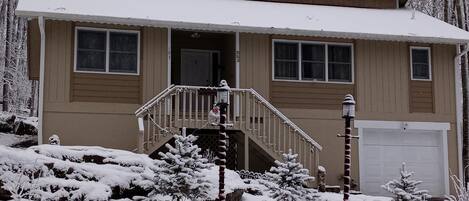 Front of house after a snowy day