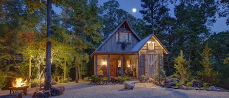 Beautiful Peaceful Evening at FOX PASS CABINS...Hillbilly Hiltin