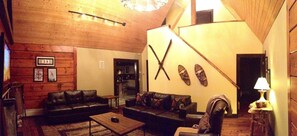 Mail level Family room