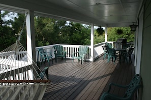 Front sun deck