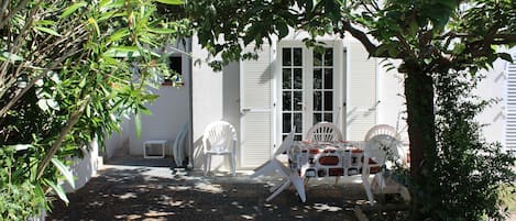 Terrasse pour repas extérieur 