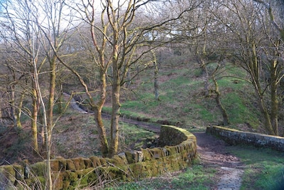 Secluded, listed stone cottage near Slaithwaite, family and pet friendly