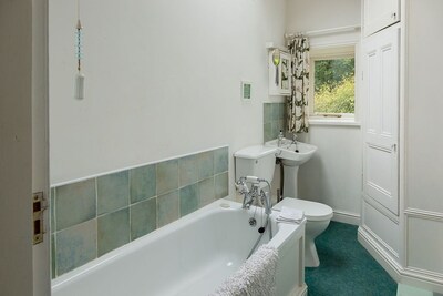 Secluded, listed stone cottage near Slaithwaite, family and pet friendly