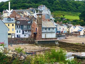 Cosy Cottage is top left, central, quiet village location next to the footpath