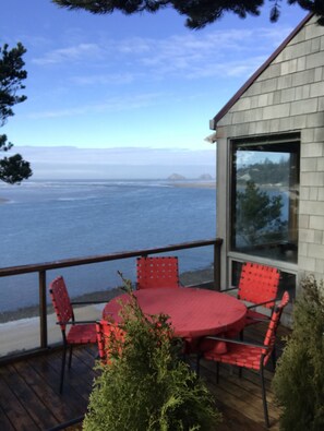 Private deck with 6 deck chairs and electric barbeque