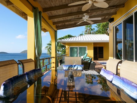 Dining Alfresco- seating for 6
