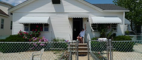 Welcome to The Maine Cottage!