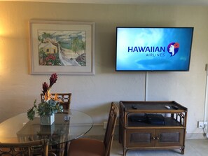 Enjoy internet TV and Cable channels from the living room