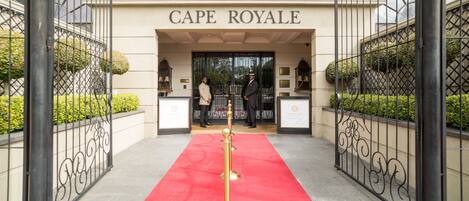 Cape Royale Entrance