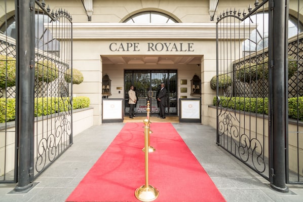 Cape Royale Entrance