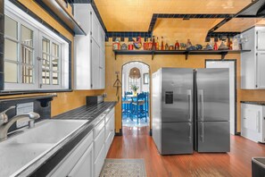 Kitchen, including attached Breakfast nook 
