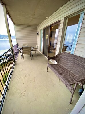 Balcony overlooking Lake Hamilton