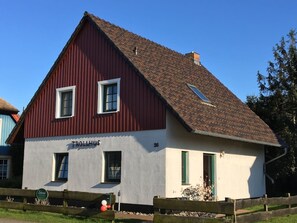 Das Trollhus von der Strassensicht ( Nord)