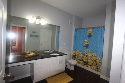 Dream Disney Family Vacation, Best Resort, 2 Miles To Disney, Space For 8