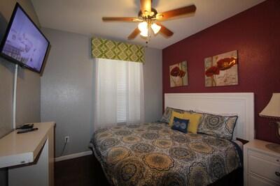 Dream Disney Family Vacation, Best Resort, 2 Miles To Disney, Space For 8