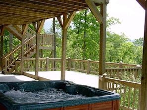 Hot Tub on Rear Deck - Privacy + Panoramic Views!