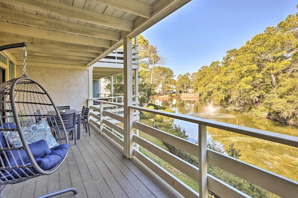 Hilton Head Vacation Rental | 2BR | 2BA | Stairs Required | 800 Sq Ft