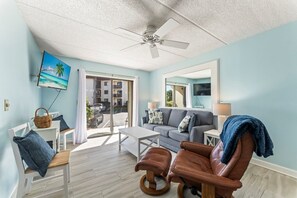 8112 Living Area