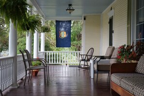 The best front porch in Vermont?