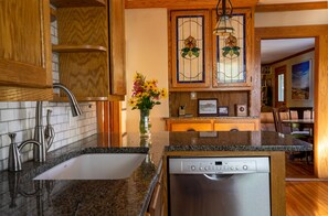 The kitchen comes fully stocked and ready to cook!