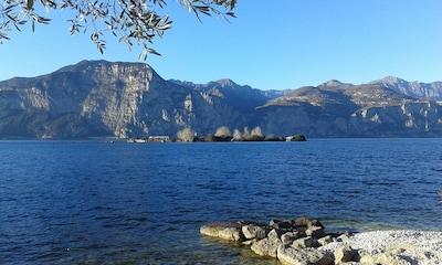 Stella apartment with lake and Monte Baldo view for 2/5 people