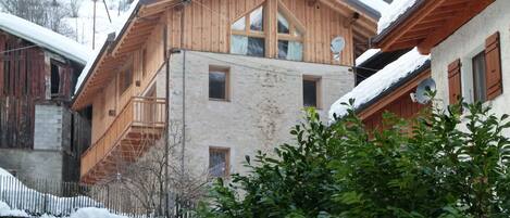 Farmhouse nestled in the savoyard hamlet of La Combe.