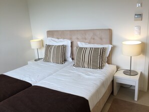 Room 1 with 2 single beds