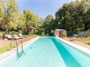 Water, Sky, Plant, Daytime, Property, Swimming Pool, Azure, Tree, Shade, Cloud