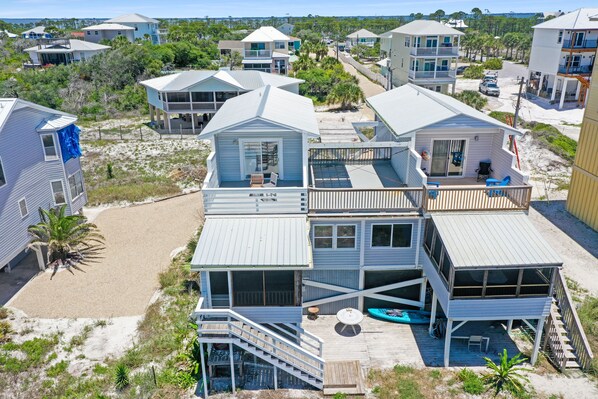 Open Sundeck & Screened Deck on Beachside
