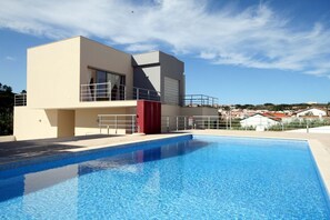 Villa & Pool