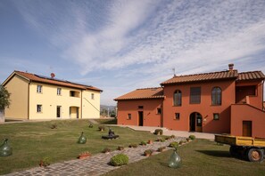 Building Exterior, Outdoor