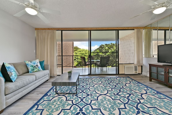 Kihei Alii Kai A207 living room 1
