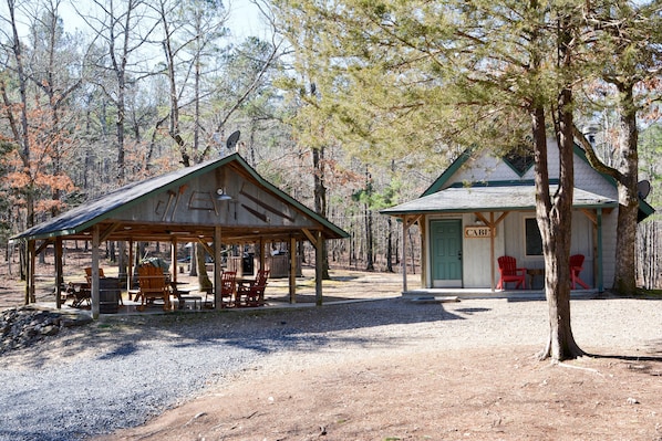 Cabin with Queen bed in loft, sleeps 4.