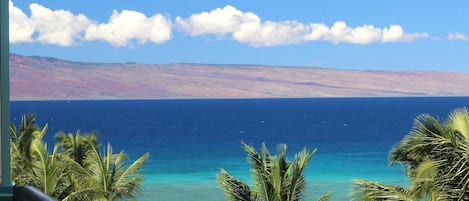 Vista para praia/oceano