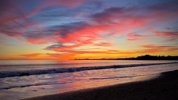 Epic sunsets at Seacliff beach ... just a 10 min walk from the house