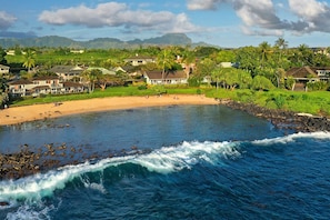 AERIAL SHOT OF BABY BEACH WITH HALE KAI IN THE BACKGROUND