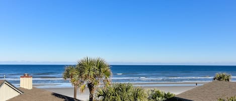 Gorgeous ocean view from the balcony.