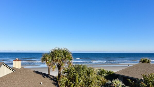 Gorgeous ocean view from the balcony.