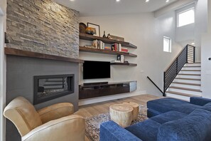 Fully equipped entertainment center with games, bluetooth speakers
