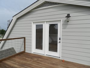 Large Upstairs Deck ~ Keyless Entry & Lock ~ New Exterior, Stairs, and Deck