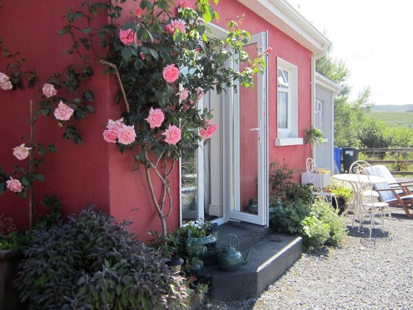 Arrival at Railway Cottage