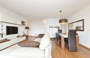 Living and dinning room.