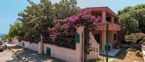 Vista esterna della villa 