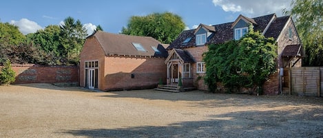 Car parking & front of house
